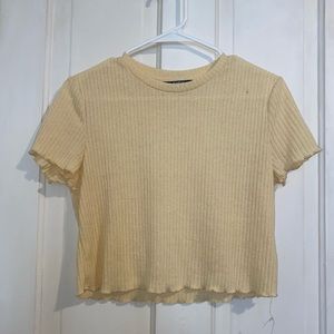 Lettuce edged crop top size XL